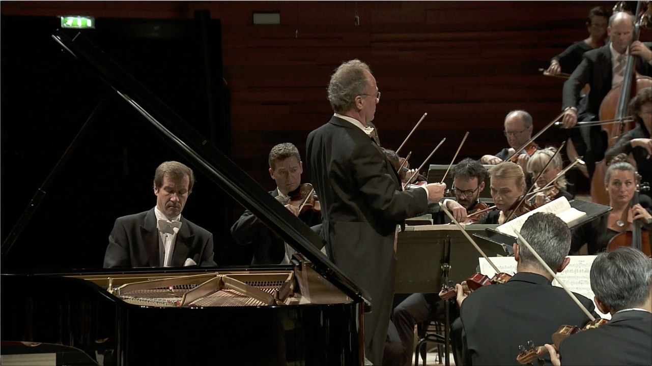 Sentimentalisme slave par Nikolaï Lugansky et l'Orchestre National de France dirigés par Emmanuel Krivine