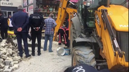 Beylikdüzü'nde toprak kayması - İSTANBUL