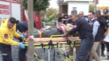 Toprak altında kalan işçi 2 buçuk saat sonra yürüyerek çıktı