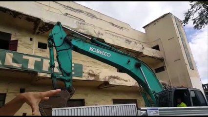 En tres semanas, el edificio amarillo de Miraflores será historia