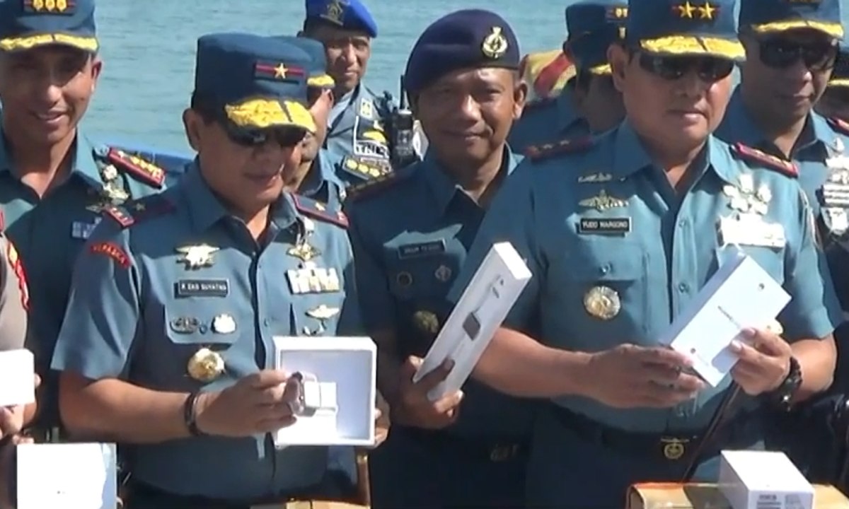 TNI AL Gagalkan 20 Ribu HP Ilegal ke Batam