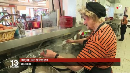 Emploi: une femme décroche un CDI à 79 ans