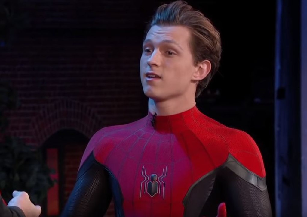 Tom Holland shows his new SPIDER-MAN costum - 2018 Marvel