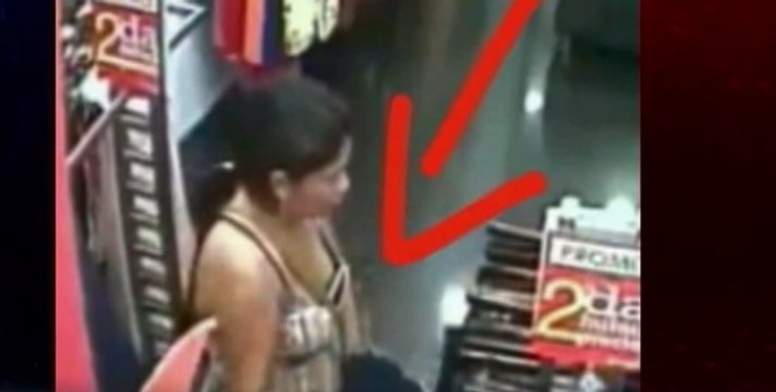 banda de mujeres roba prendas en centro comercial de Guayaquil