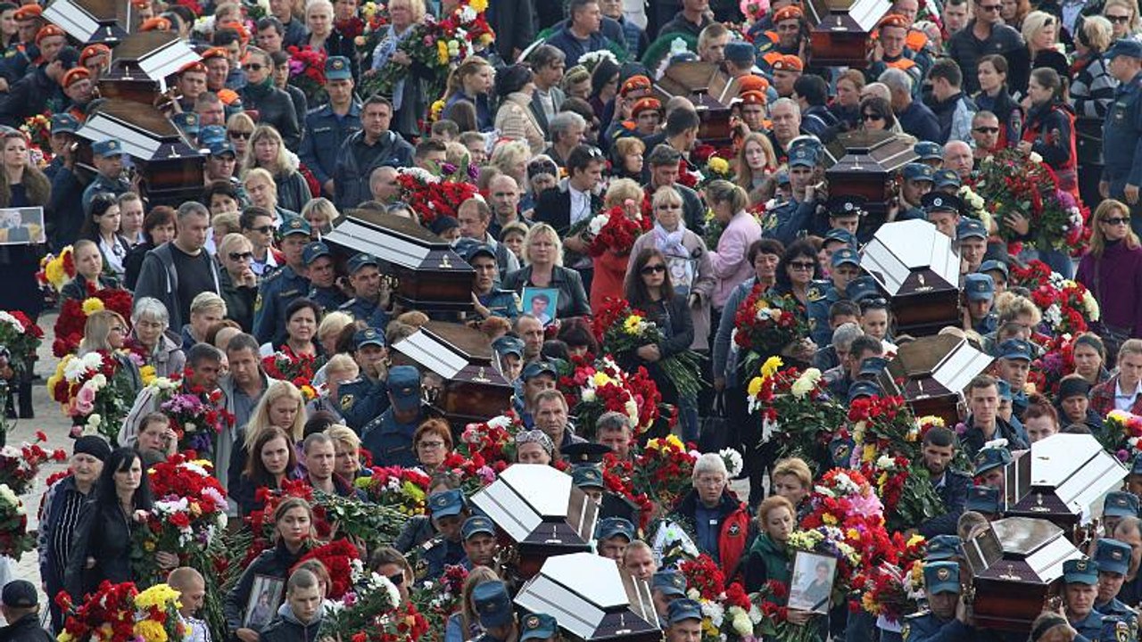 Milhares de pessoas no adeus às vítimas do ataque de Querche