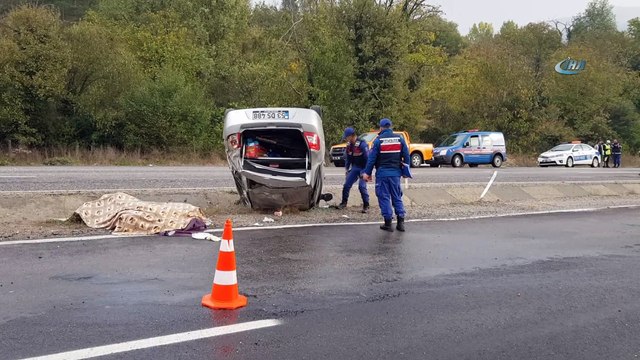 Yağmur nedeniyle kayganlaşan yolda kaza yapan sürücü şoka girdi