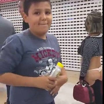 Passageira tenta embarcar de calcinha e é expulsa do aeroporto