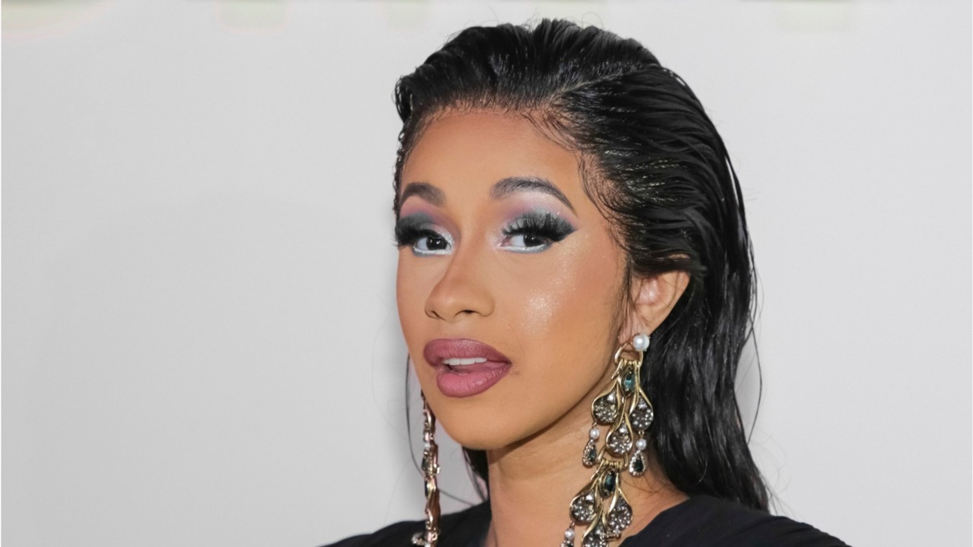 ⁣Cardi B Gives Back To Brooklyn