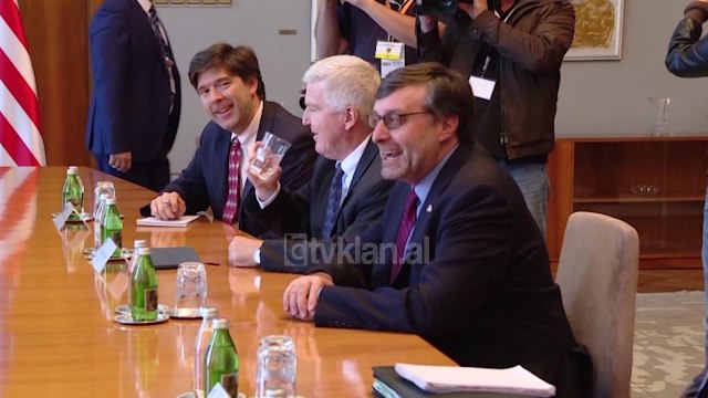 Vuçiç: Nuk mund ta ndalim ushtrine e Kosoves