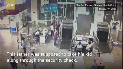 Ce papa perd de vue son fils à l'aéroport, regardez ou il était caché!