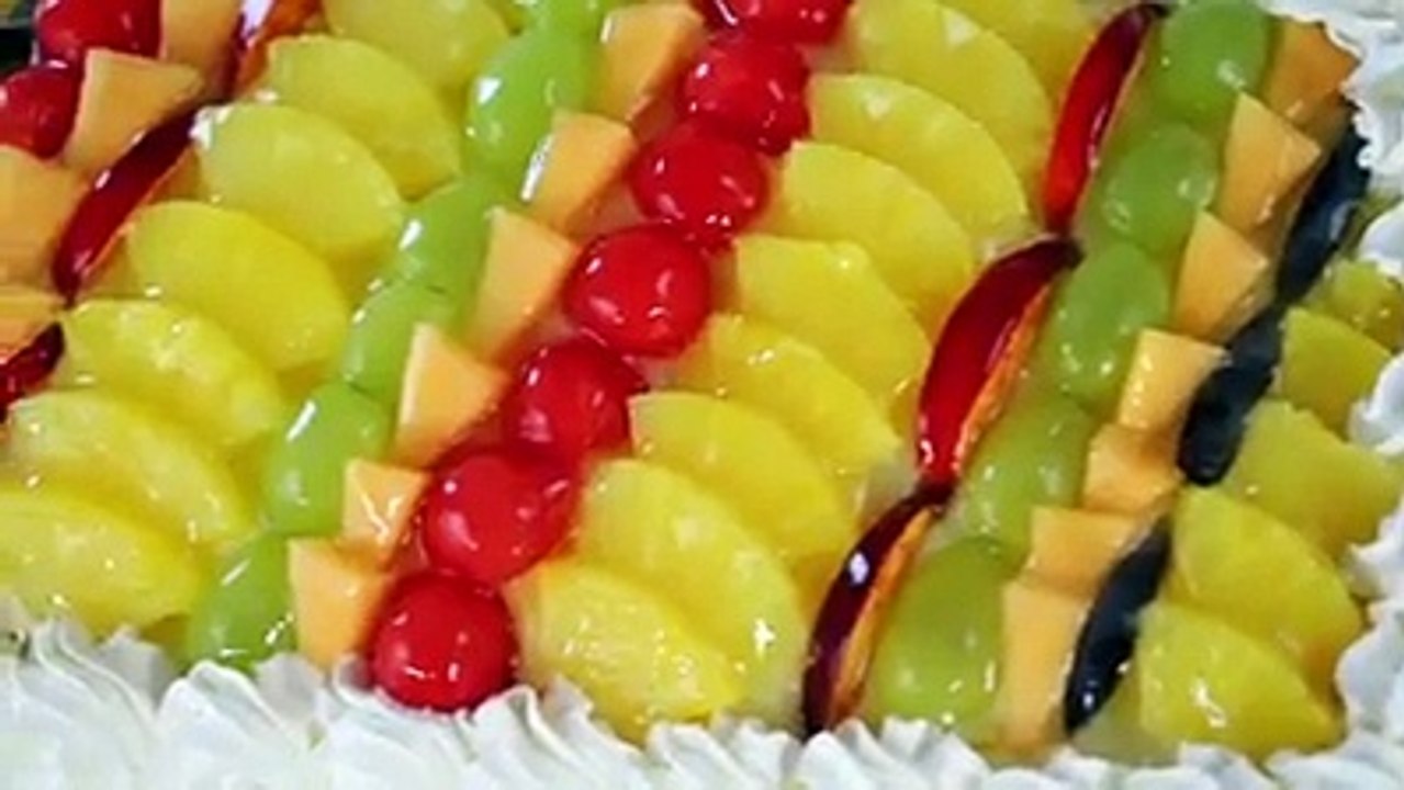 Ecco la TORTA FURBA TUTTI FRUTTI ricetta facile con pochi ingredienti base e si prepara in meno di mezz'ora !!  Io ho usato della frutta estiva ma si può prepar