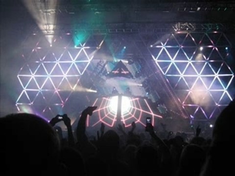 Daft punk One more time aerodynamic Alive