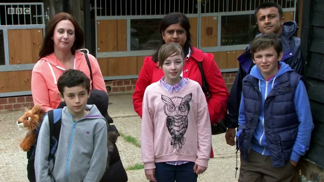 Sue Keeper gets scared of a cuddly toy lion