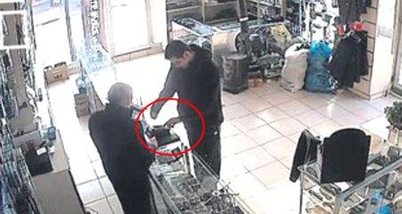 Rus Büyükelçi Karlov'un Katilinin, 8 Dakikalık Suikast Alışverişi Görüntüleri Ortaya Çıktı