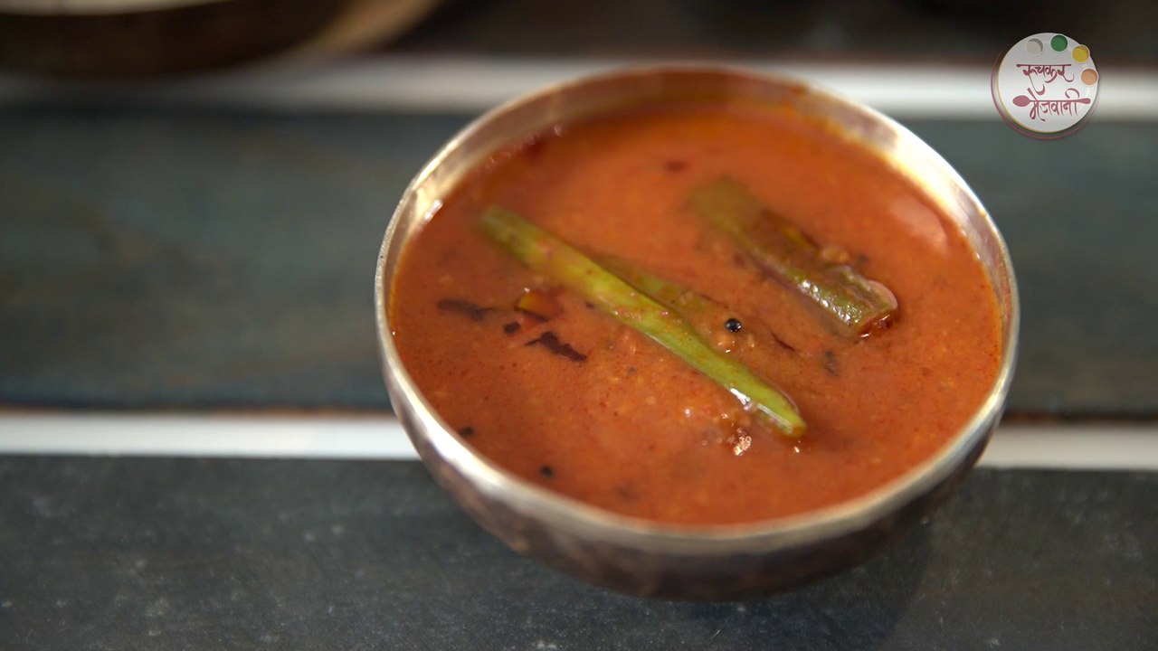 सिंधी कढ़ी - Sindhi Kadhi Recipe In Marathi - Vegetable Curry Recipe - Smita