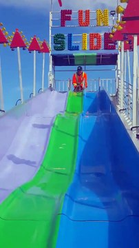 Ce chien adore prend ce pentaglisse