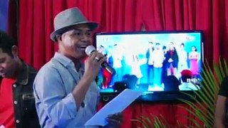 Imi hatene sé mak sai manan-nain ba kompetisaun Dili Idol 2017 nebe fó sai iha kanál televizaun Timor-Leste? Haree filme badak ne’e hodi hatene, no haree mensaj