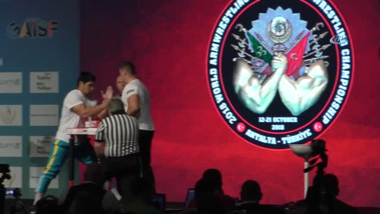 Dünya Bilek Güreşi Şampiyonası'nda Büyük Başarı