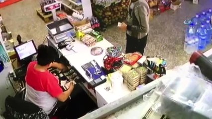 Markette Tırnakçıklıkla Hırsızlık Kamerada