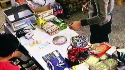 Markette tırnakçıklıkla hırsızlık kamerada