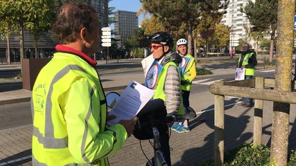 Tải video: Les cyclistes nantais en colère contre les automobilistes non respectueux des règles de sécurité