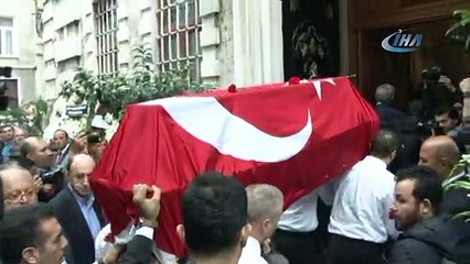 Ara Güler son yolculuğuna böyle uğurlandı