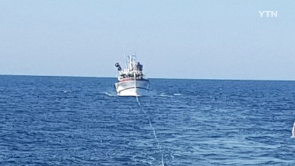 어선 고장으로 1시간 표류...13명 구조 / YTN