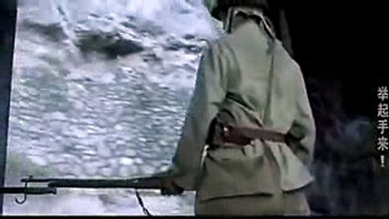 爆笑舉起手來之鬼子來了，農民小夥的反應真機智，太逗了