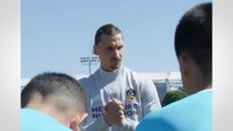Zlatan s’entraine avec les jeunes thaïlandais rescapés d’une grotte