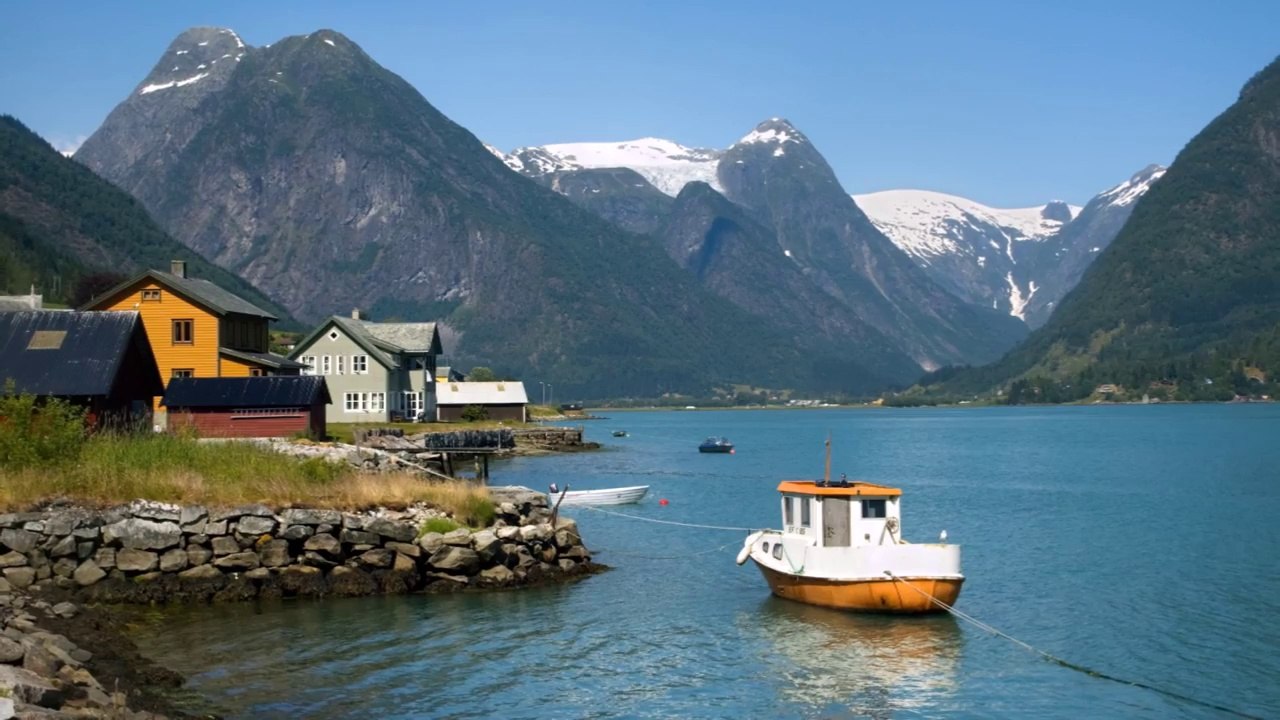 Grieg: Peer Gynt Suite No. 1 (Czech National Symphony Orchestra)