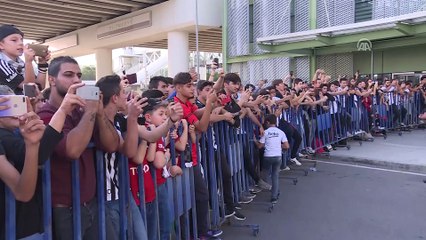 Beşiktaş kafilesi, İzmir'e geldi