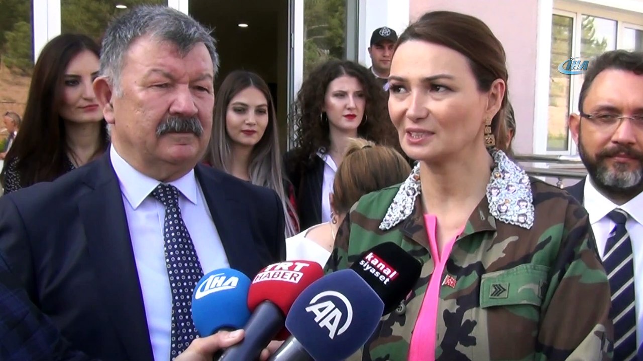 Azeri kadın vekil Paşayeva, MPT-76 ile atış yaptı