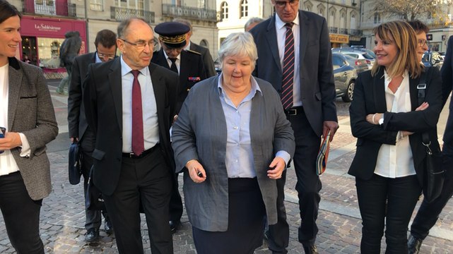 La ministre Jacqueline Gourault dans le centre-ville