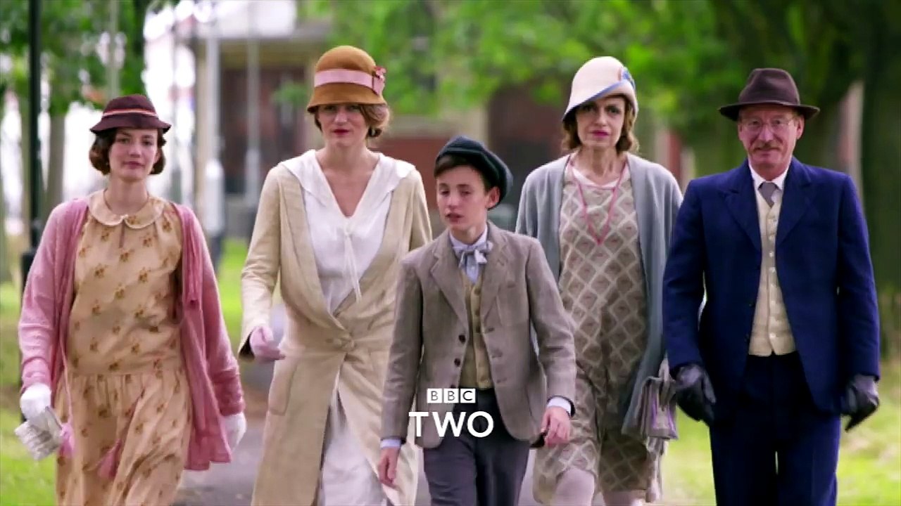 Further back in time for dinner: Trailer - BBC Two