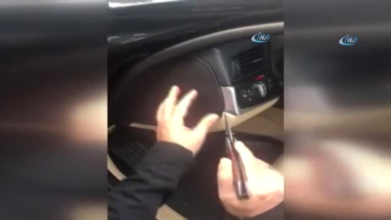 Dur İhtarına Uymayan Aracın Gizli Bölmesinde Silah Ele Geçirildi