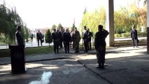 - Bakan Çavuşoğlu Kosova’da Sultan Murat Kışlası’nı ziyaret etti- Dışişleri Bakanı Mevlüt Çavuşoğlu:- “Türkiye Cumhuriyeti olarak ‘yurtta barış dünyada barış’ anlayışıyla dünyaya barış ve adaleti götürmeye çalışıyoruz”