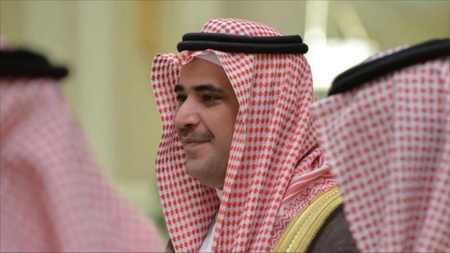 الملك السعودي يقيل سعود القحطاني وزير الذباب الإلكتروني
