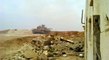 Un char de combat évite un missile (Syrie)
