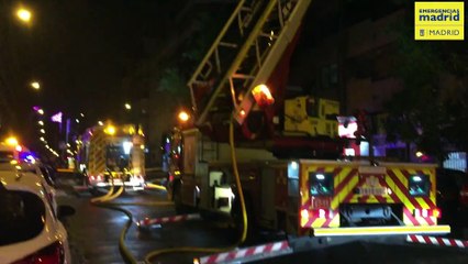Un incendio afecta totalmente un ático en Chamartín