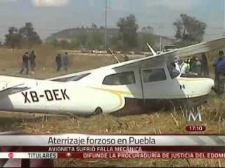 Aterriza de emergencia avioneta en Huejotzingo, no hay lesionados