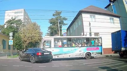 EXAMPLES OF WHY AUDI DRIVERS ARE DISLIKED(1)