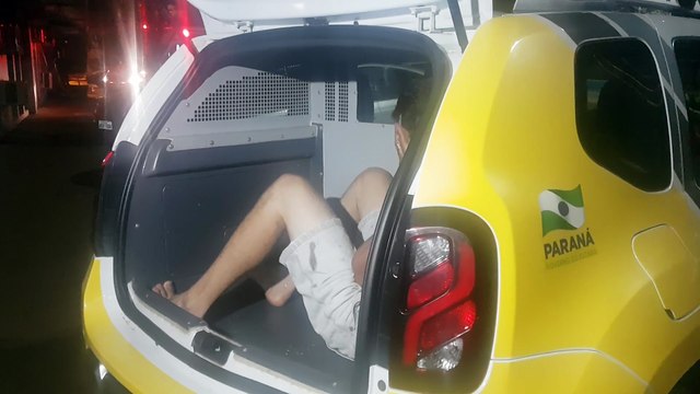Detido embriagado chega a vomitar na viatura