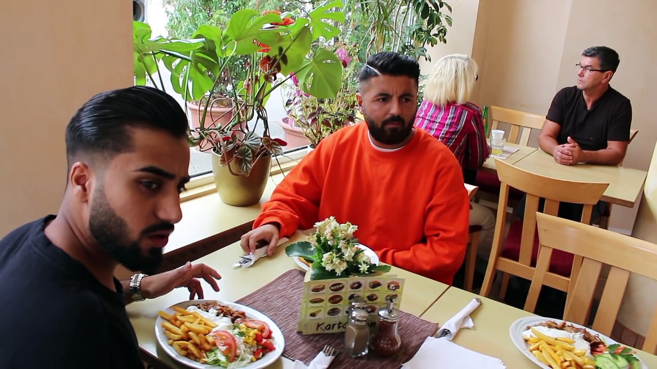 DER STALKER FREUND ⎮ Younes jones