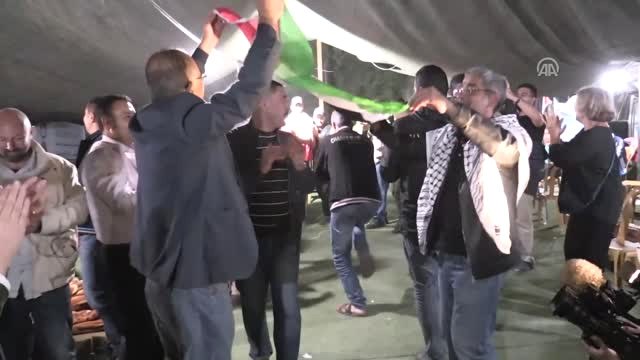 İsrail Han El-Ahmer'in Yıkımını Erteledi