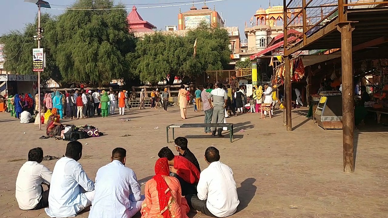 street scene in india