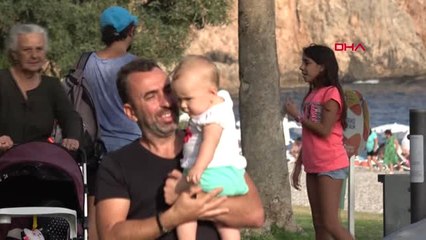 Antalya Yaya Olarak Gittiği Sahilde Otopark Fişi Kesilip 12 TL Alındı
