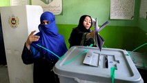 Muitos eleitores afegãos ainda vão poder votar este domingo