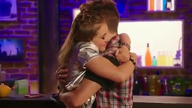 Τι θα κάνει τελικά η Bianca; Θα πάει σε περιοδεία με τον Felipe ή θα μείνει στο Μιλάνο με τους MoodBoards;Σχολιάστε και μοιραστείτε τη γνώμη σας! Και μην χάσετ