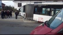 Autobusi i Kamzës del nga rruga, merr para babë e bir në trotuar, plagoset djali