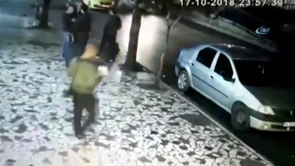 Fatih'te Iraklı Turistleri Soyan Zanlılar Kamerada